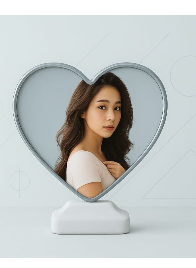 مرآة سحرية مضيئة بإطار LED لإضافة لمسة عصرية لديكور منزلك بتصميم على شكل قلب - Image 1