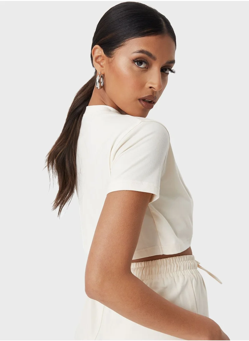 Missguided Front Twisted Crop T-Shirt