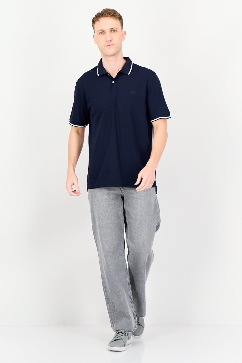 Chaps تي شيرت بولو بأكمام قصيرة للرجال بتصميم عادي مع شعار مطرز، أزرق داكن - Image 4