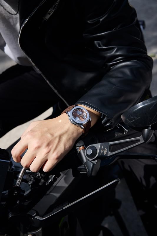 Giordano Stylish World Map Design Analog Watch for Men with Silver Case Round Dial, Textured Silicone Strap, Water Resistant and Date Display Function - GZ-50147 - Image 2