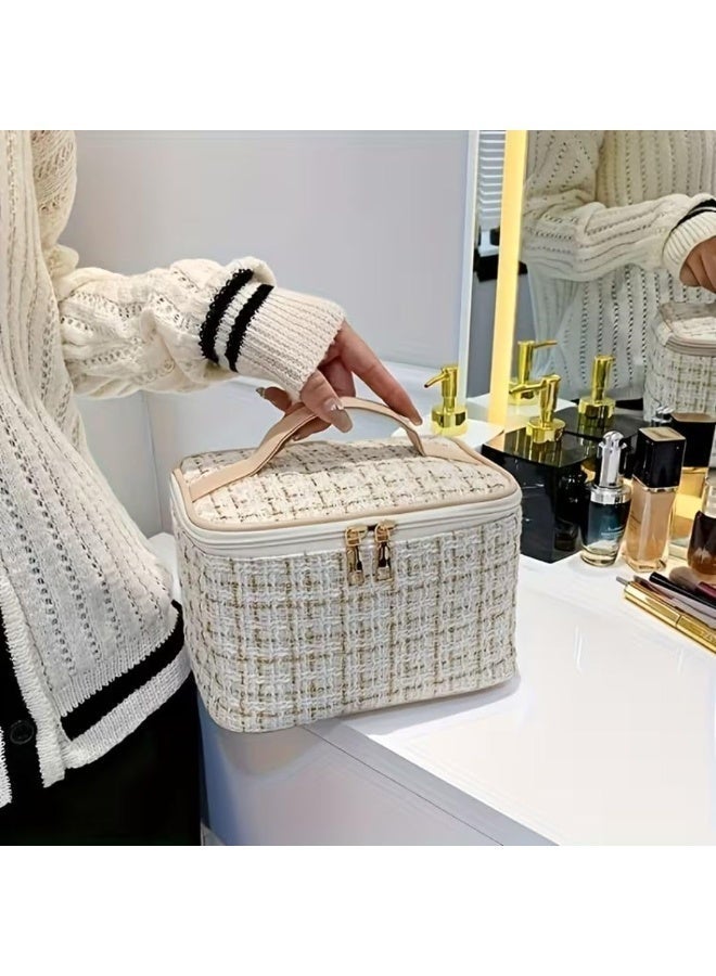 م اكس م حقيبة مكياج سفر كبيرة السعة بمقبض – منظم مستحضرات التجميل وأدوات الزينة المصنوع من جلد البولي يوريثان المقاوم للماء للنساء (مزيج أبيض صغير) - Image 5