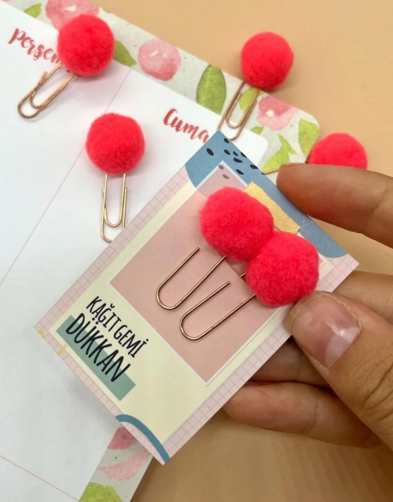 Kağıt Gemi Dükkan Paper Ship Shop Pomegranate Flower 2-Piece Pompom Paper Clips