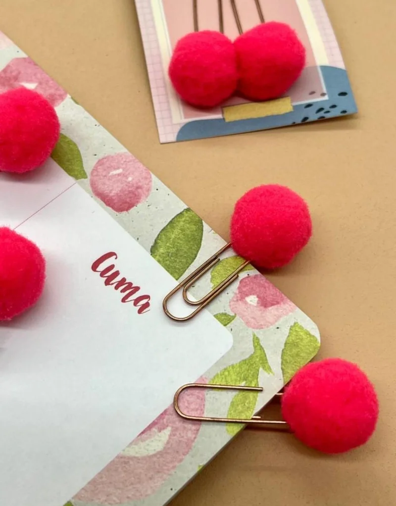Kağıt Gemi Dükkan Paper Ship Shop Pomegranate Flower 2-Piece Pompom Paper Clips