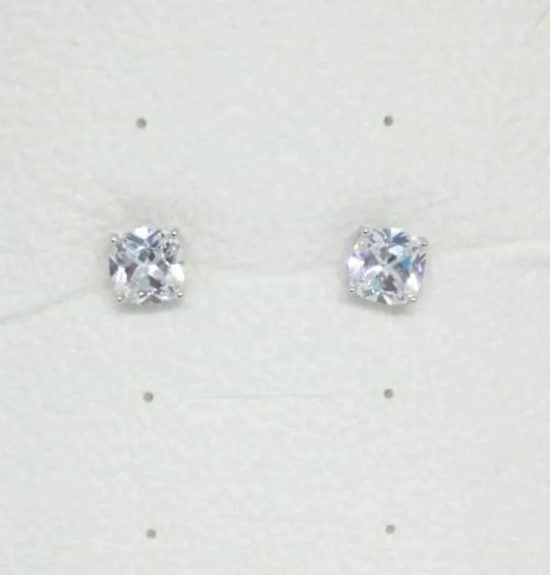 BUCKLEY LONDON BUCKLEY LONDON THE FLAWLESS COLLECTION - CUSHION SOLITAIRE EARRINGS