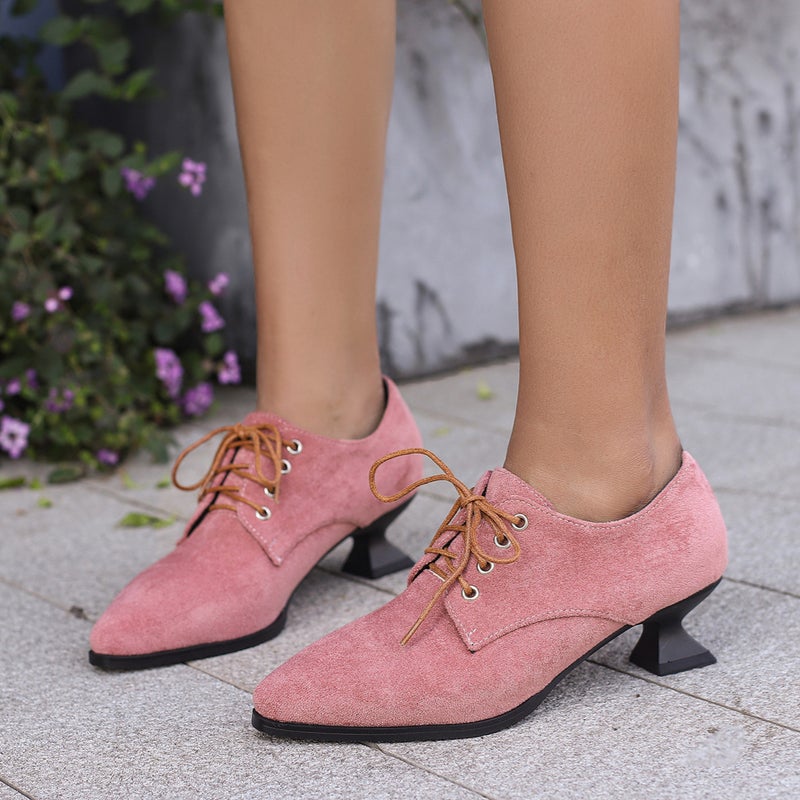 Model Spring 2024 Fashion Mid-Heel Pointed 40-48 Plus Size Suede Front Lace-Up Mid-Mouth Single Shoes - Image 2