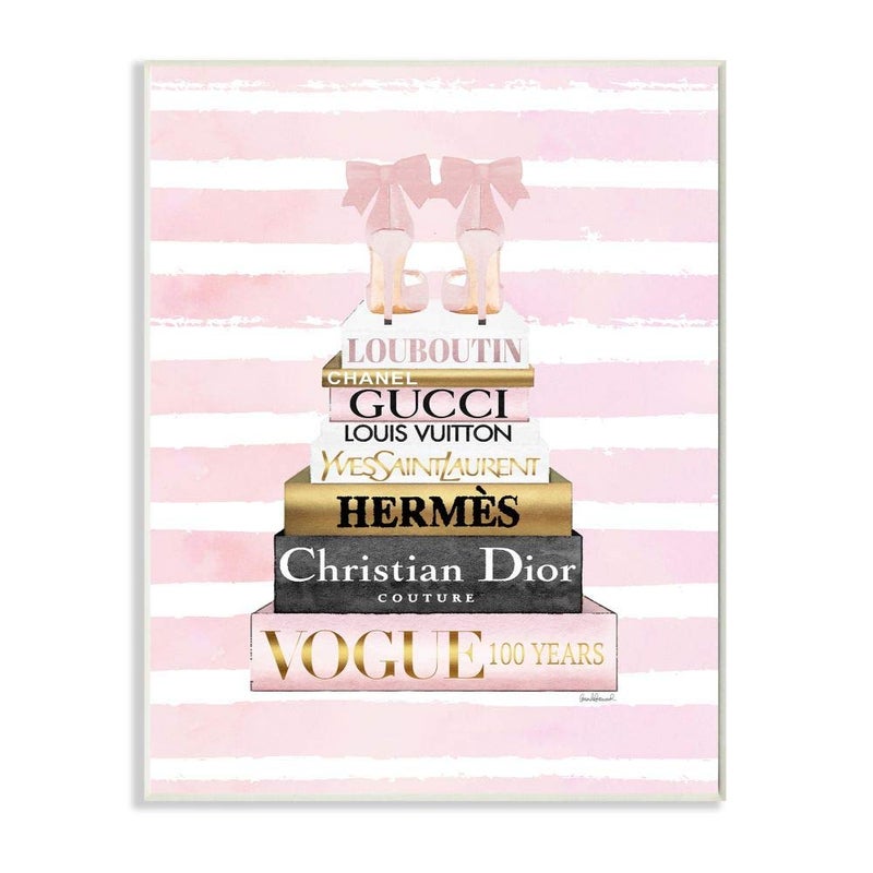 Stupell Industries فن الموضة الرائع من ستوبيل إندستريز مع كومة كتب وخطوط وردية - Image 1