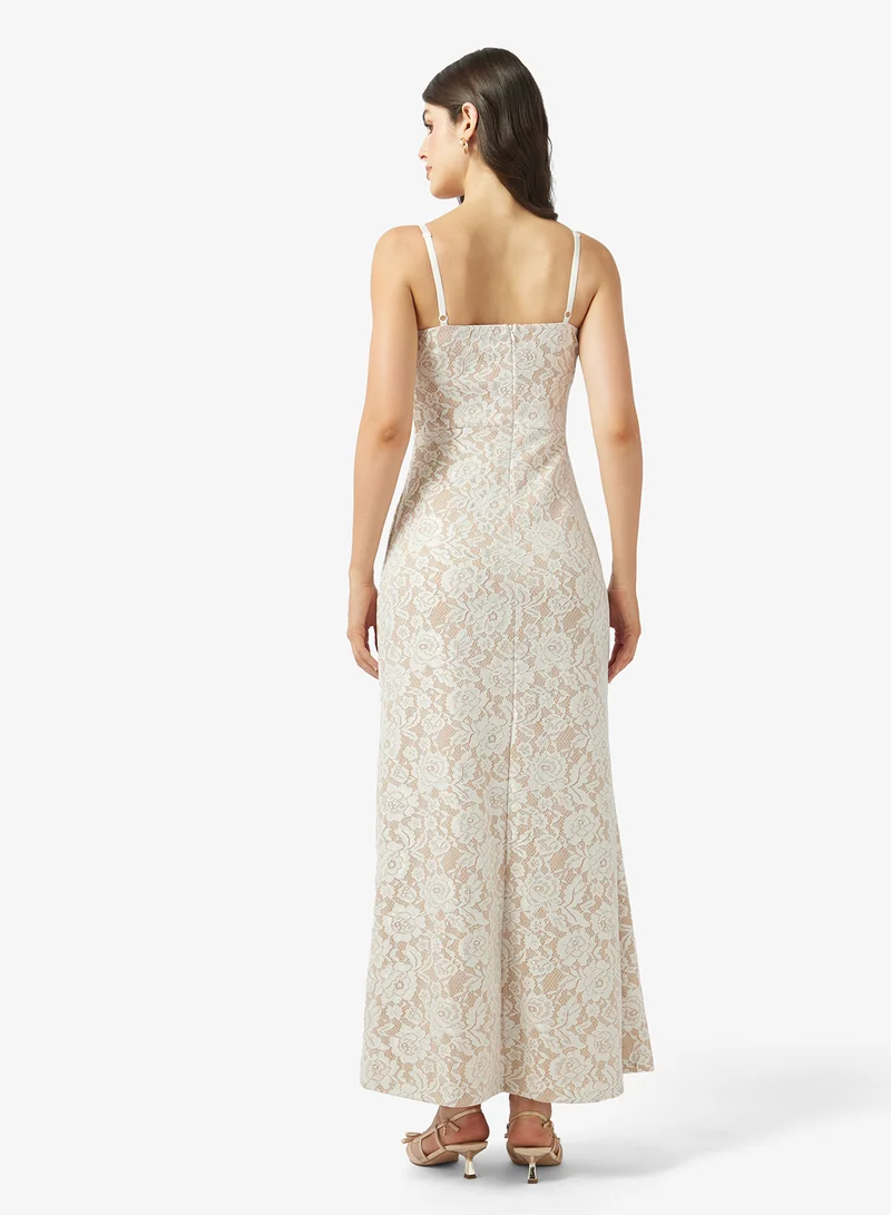 ايلا فستان دانتيل شفاف