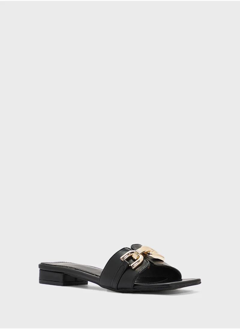 ايلا Flat Sandal With Buckle