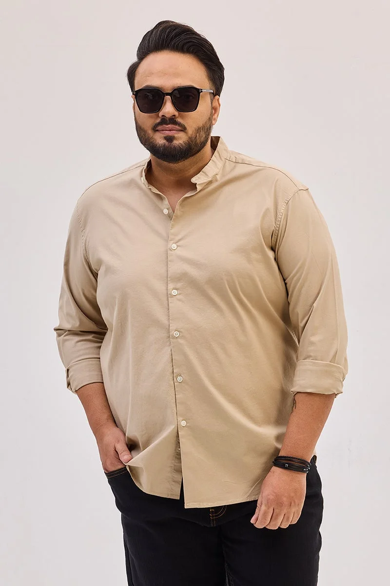 سنيتش قميص بيج مقاس كبير بياقة ماندرين