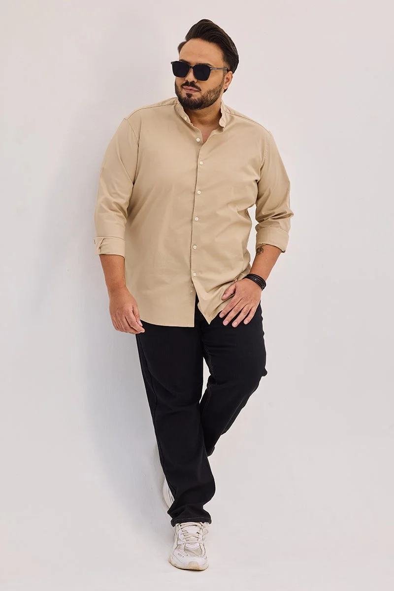 سنيتش قميص بيج مقاس كبير بياقة ماندرين