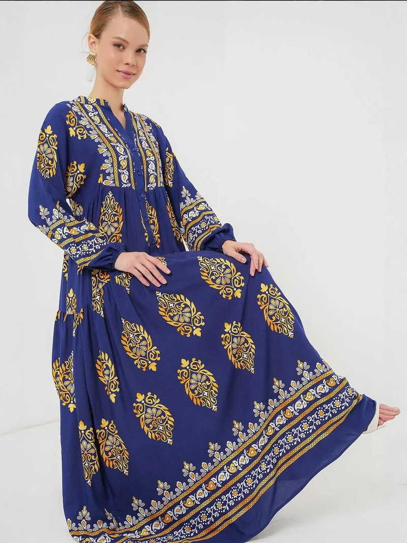 بيغ دارت فستان ماكسي مطبوع بياقة على شكل حرف  وأزرار