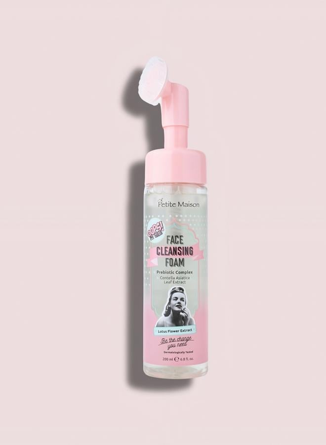 Petite Maison Face Cleansing Foam 200ml - Image 1