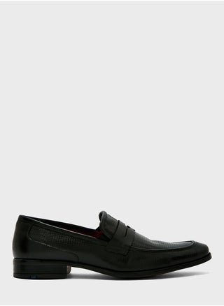 Casual Slip Ons Shoes - pzsku/Z92A8795CFC37DC8303EBZ/45/_/1697216961/5d4d8ff2-d413-4d9d-a3a8-c7c6d3585627