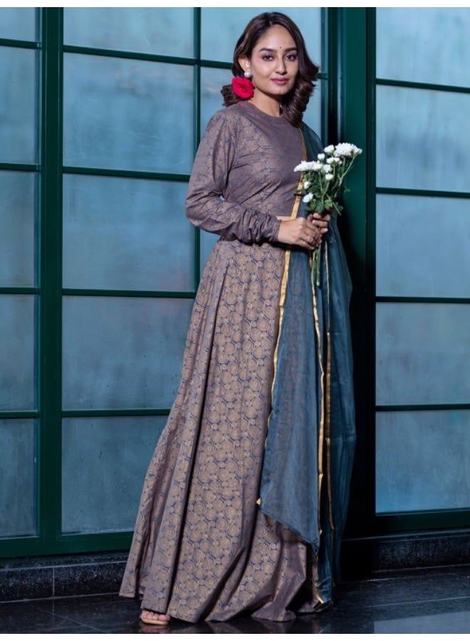 AKS Grey & Gold Lehenga Choli With Organza Dupatta - Image 4