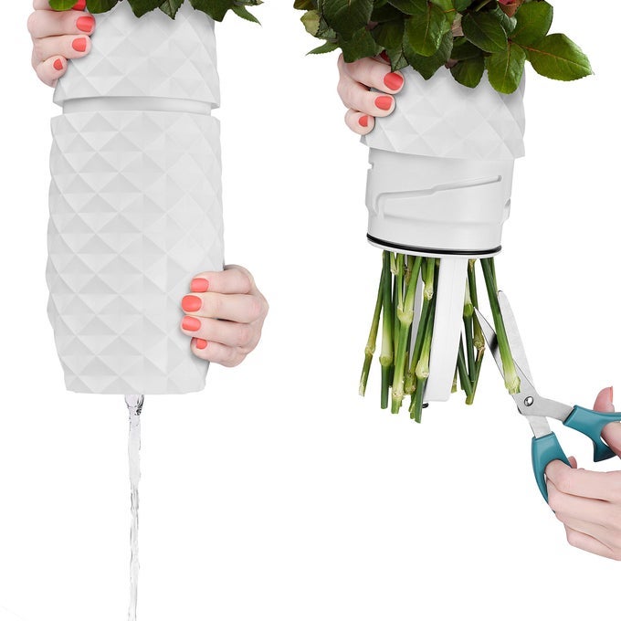 THE AMARANTH VASE UNIQUE DESIGN FOR EASY WATER DRAINING AND STEM ACCESS IMPACT RESISTANT PLASTIC AND MARBLE BLEND THE SMART VASE FOR FLORAL ARRANGEMENTS WHITE