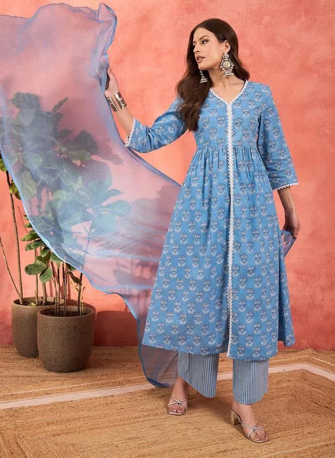 SASSAFRAS SASSAFRAS Blue Floral Front Slit Kurta with Pencil Pants and Dupatta Set