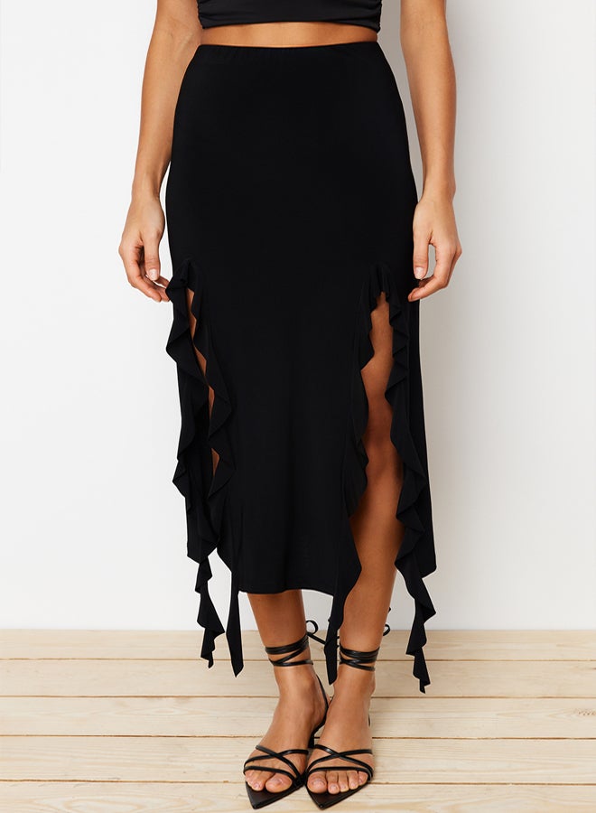 trendyol Black Slit and Ruffle Detailed Body-Fitting Flexible Fish Maxi Skirt  - Image 4