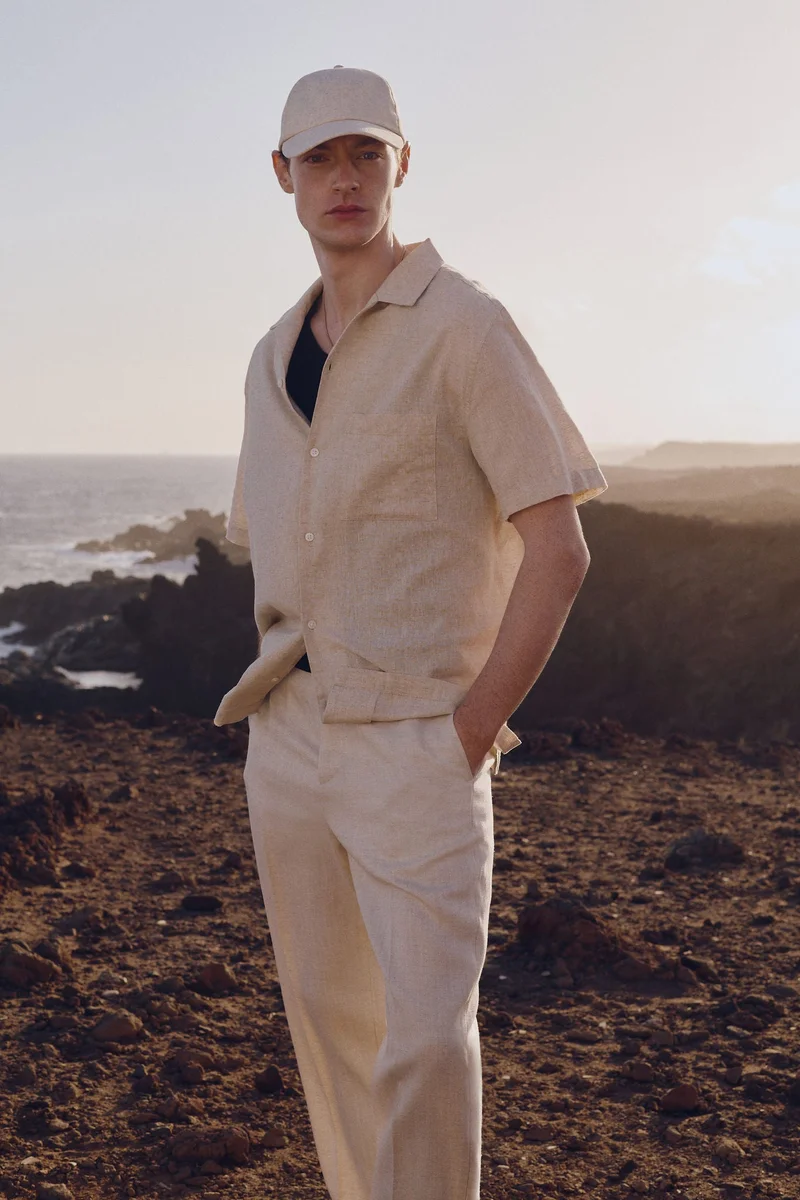 H&M Regular Fit Short-sleeved linen-blend shirt