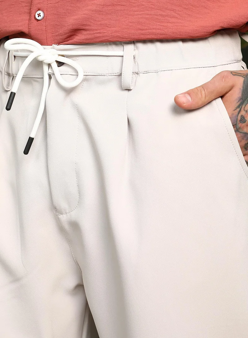 Campus Sutra Men's Saltbox Beige Straight Pleated Trousers For Casual Wear | Mid-Rise | Straight Fit | Drawstring Closure | Trousers Crafted With Comfort Fit For Everyday Wear