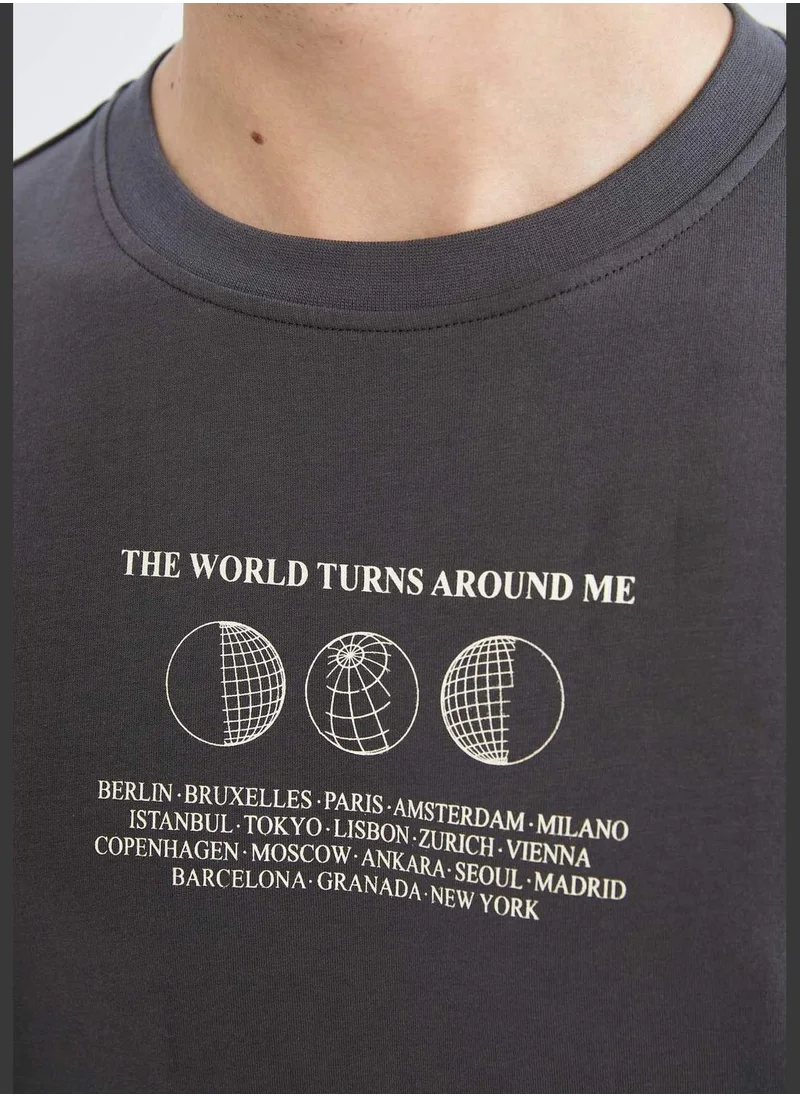ديفاكتو Comfort Fit Short Sleeve Printed T-Shirt