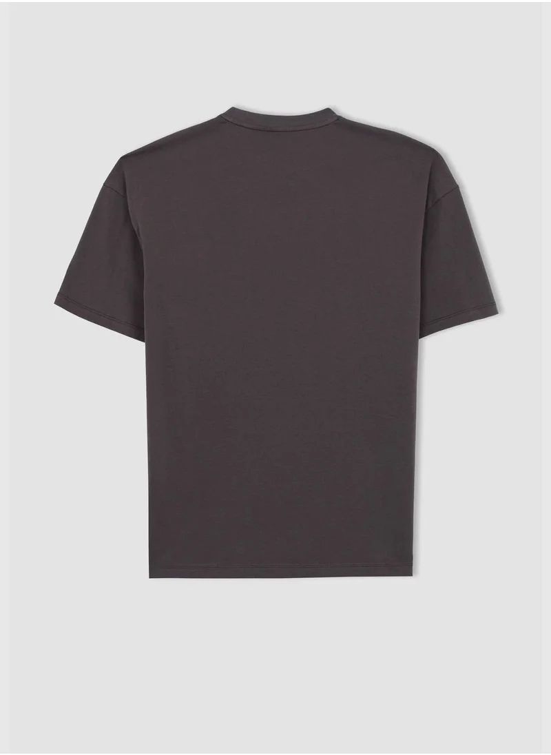 ديفاكتو Comfort Fit Short Sleeve Printed T-Shirt