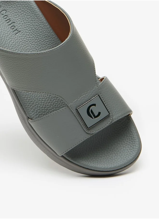 لو كونفورت Men's Textured Slip-On Arabic Sandals