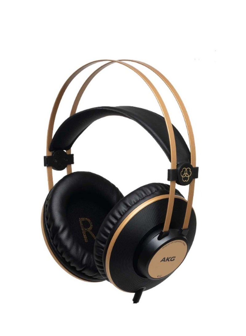AKG Closed-back Circumaural Headphones with 40mm Drivers, 1/8" Gold Plug, and 1/4" Gold Screw-on Adapter - Image 3
