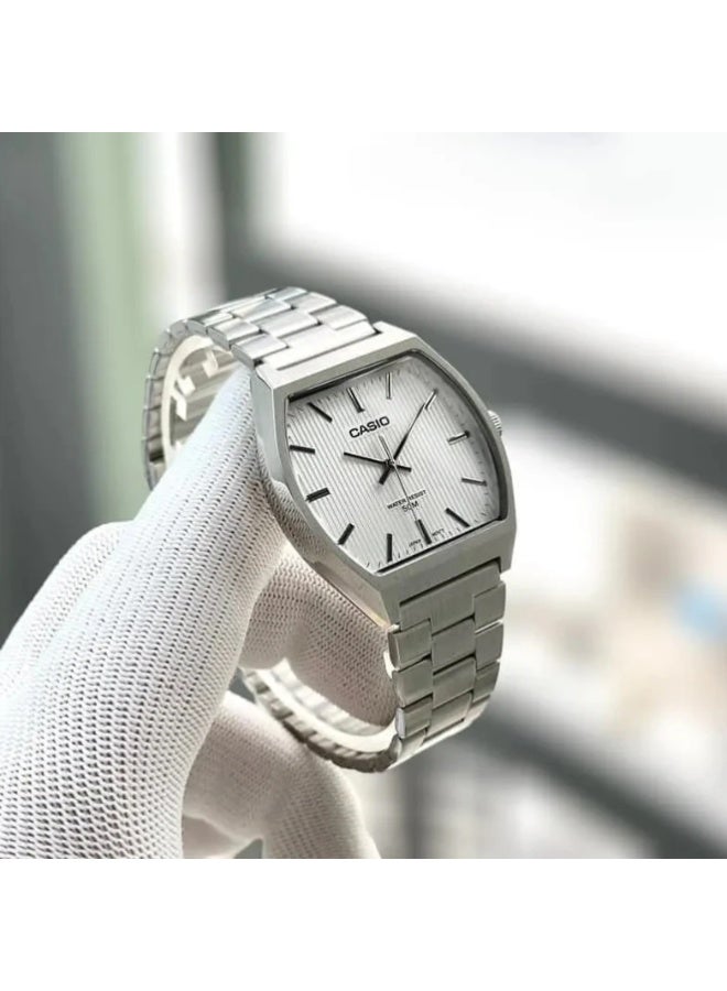 Casio MTP-B140D-7AVDF Men’s Analog Watch – White Dial, Silver Stainless-Steel Bracelet, Slim Minimalist Design - Image 4