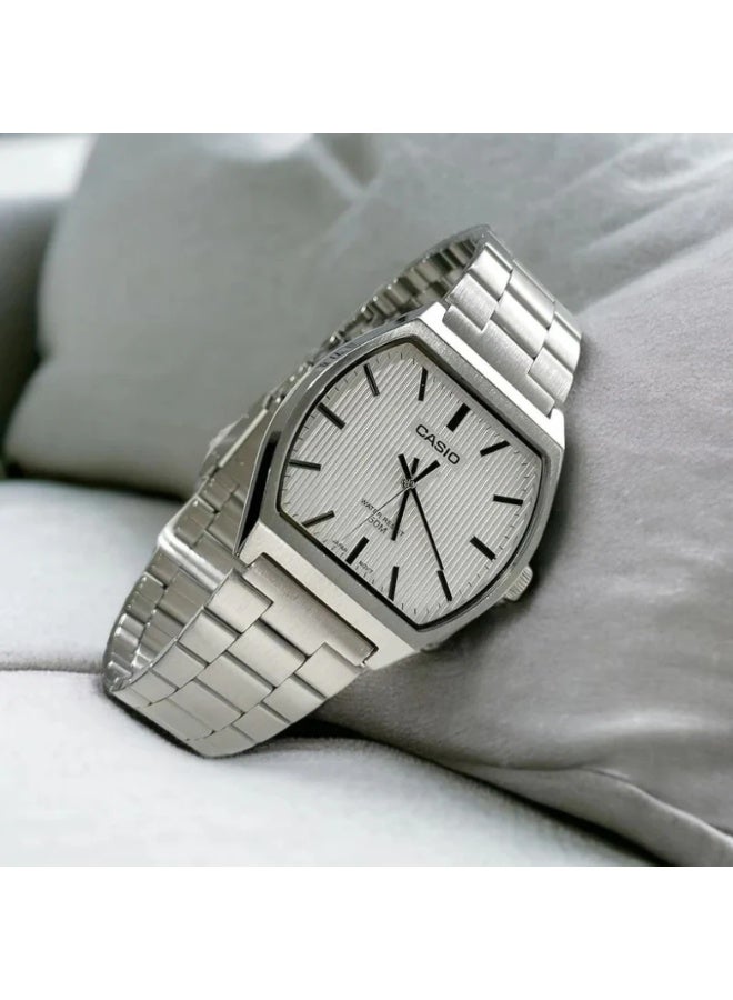 Casio MTP-B140D-7AVDF Men’s Analog Watch – White Dial, Silver Stainless-Steel Bracelet, Slim Minimalist Design - Image 3