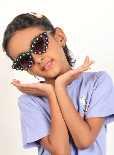 ووجلز نظارات شمسية أنيقة للأطفال بتصميم عين القطة مستقطبة سوداء