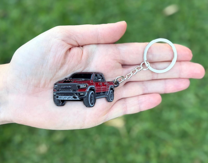 FOUR WHEEL BEAST مفتاح سيارة دوج رام 1500 - ملحقات وحش ذو أربع عجلات - مرخص رسميًا - مفتاح شاحنة رام 2500 لعبة 2019-2025 (أحمر ديلمونكو) - Image 2