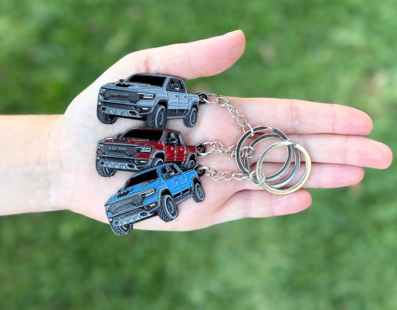 FOUR WHEEL BEAST مفتاح سيارة دوج رام 1500 - ملحقات وحش ذو أربع عجلات - مرخص رسميًا - مفتاح شاحنة رام 2500 لعبة 2019-2025 (أحمر ديلمونكو) - Image 3