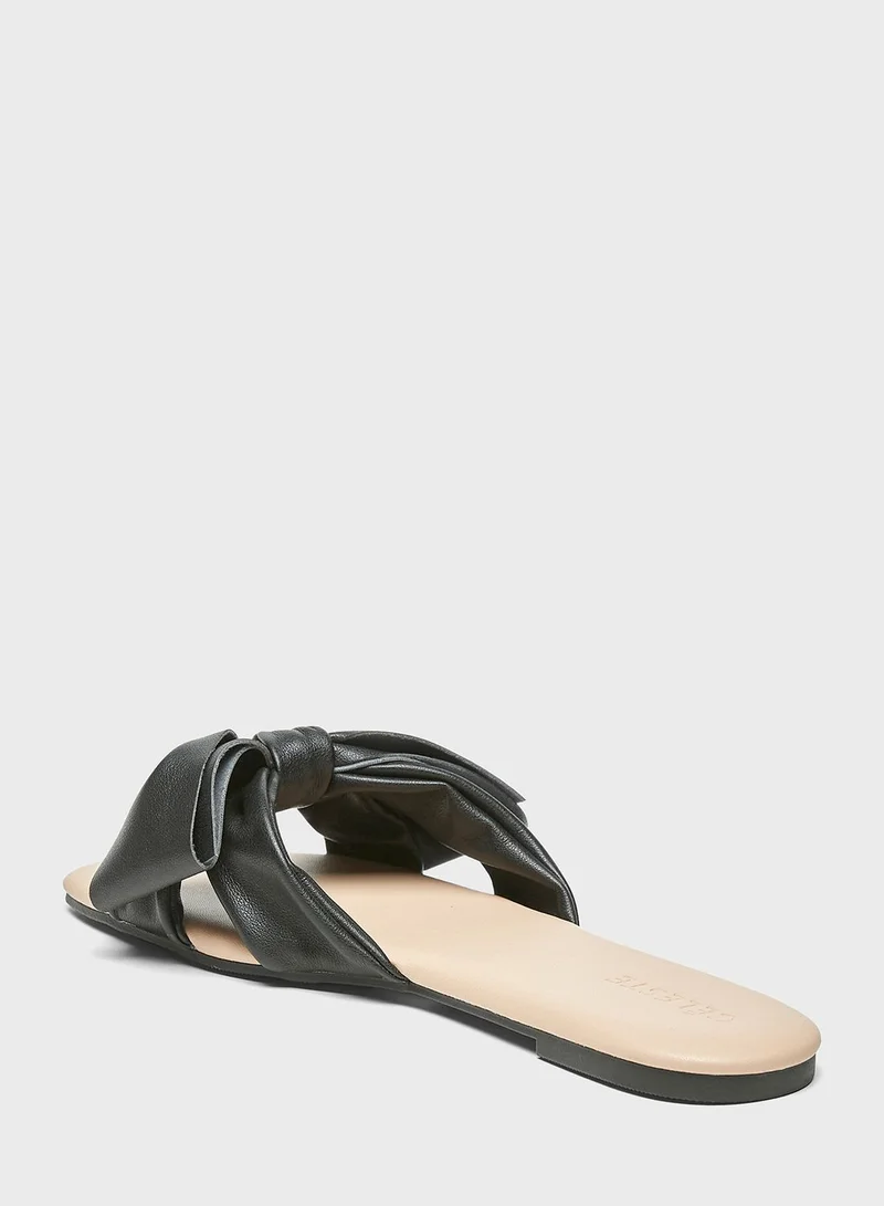 سيليست Multi Strap Flat Sandals