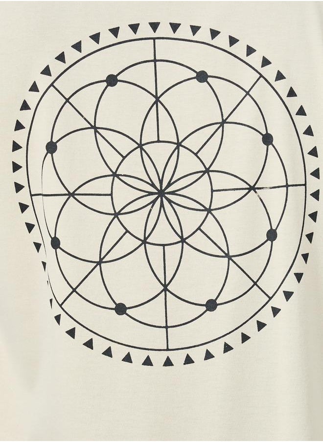Geometric Graphic Print Oversized T-Shirt - pzsku/Z92CE88CC829DE6718727Z/45/_/1717231271/1f0127ff-4dc2-4319-906f-7478613d988a