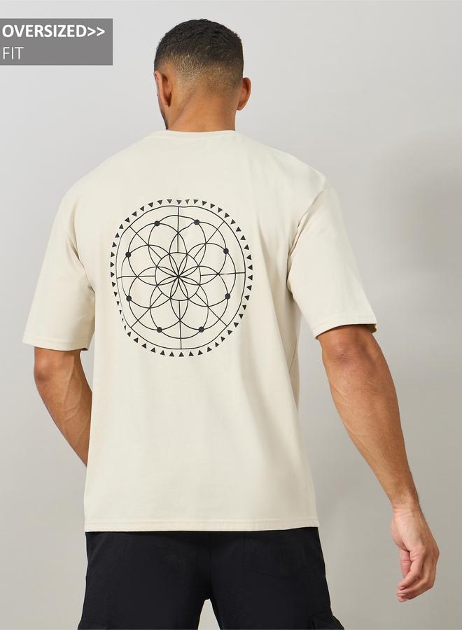 ستايلي تيشيرت فضفاض بطبعة هندسية - Image 3