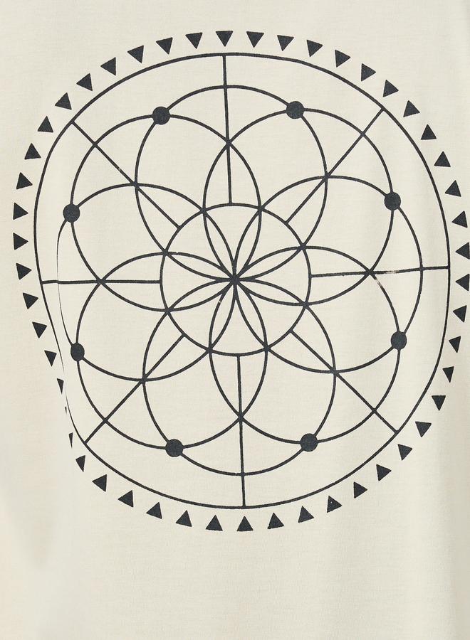 ستايلي تيشيرت فضفاض بطبعة هندسية - Image 4