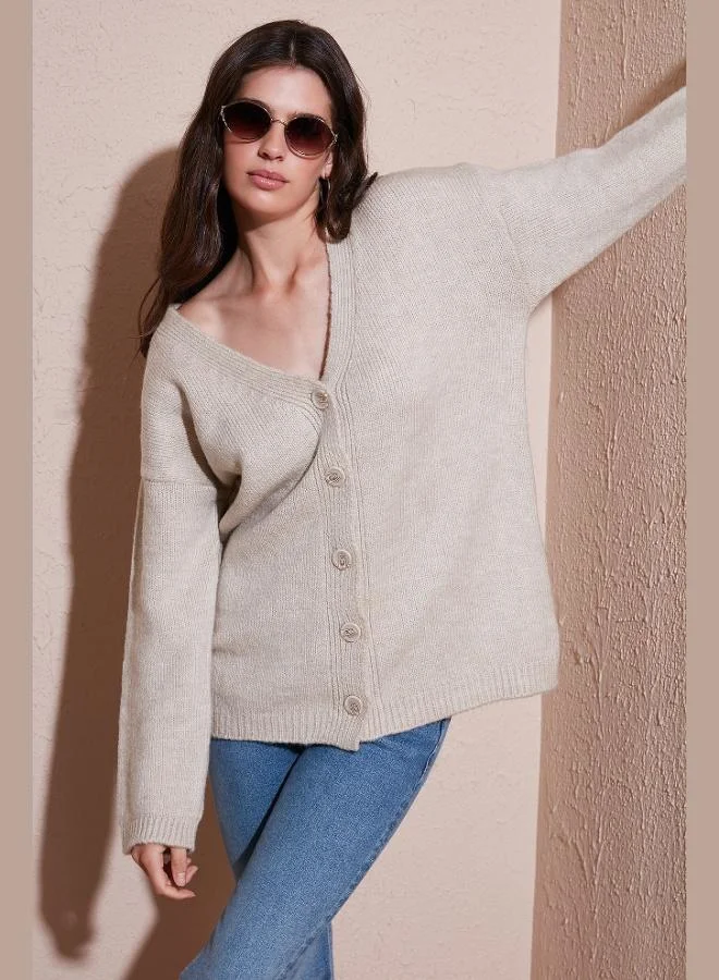 ليلا كارديجان نسائي محبوك بياقة على شكل حرف  وأزرار من ليلا