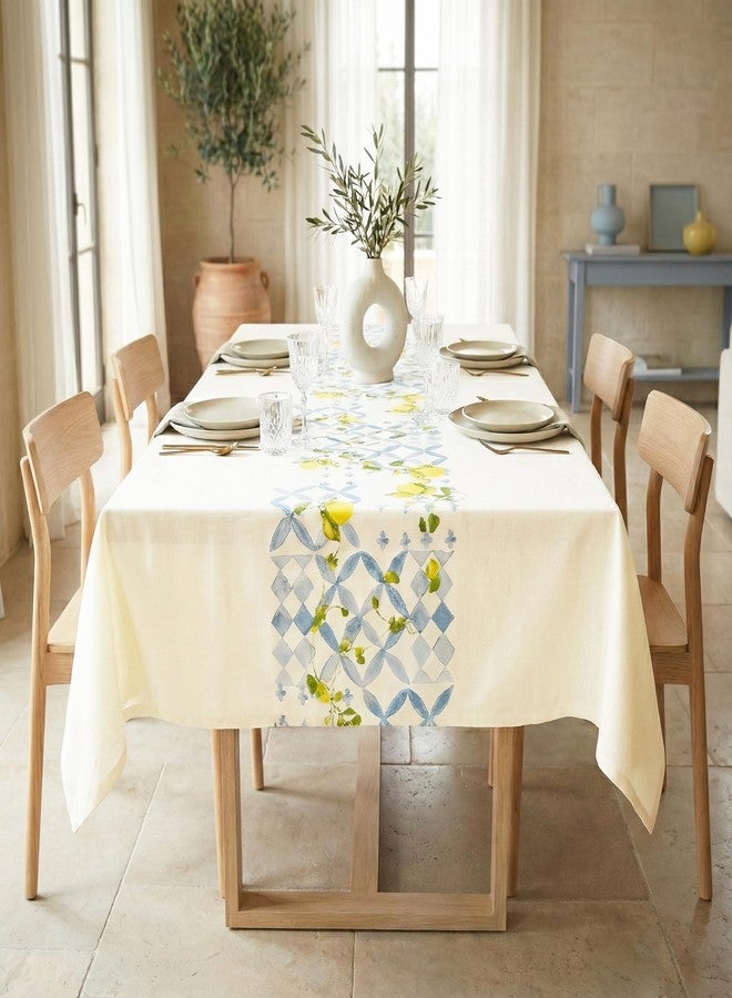 RUSTIQUE LINENS مفرش طاولة مستطيل الشكل من القطن المطبوع بنسبة 100% من RUSTIQUE LINENS، مناسب لـ 6 إلى 8 أشخاص، مقاوم للماء والبقع، ثقيل الوزن، قابل للغسل، بنقشة ليمونية (230 × 150 سم). - Image 2