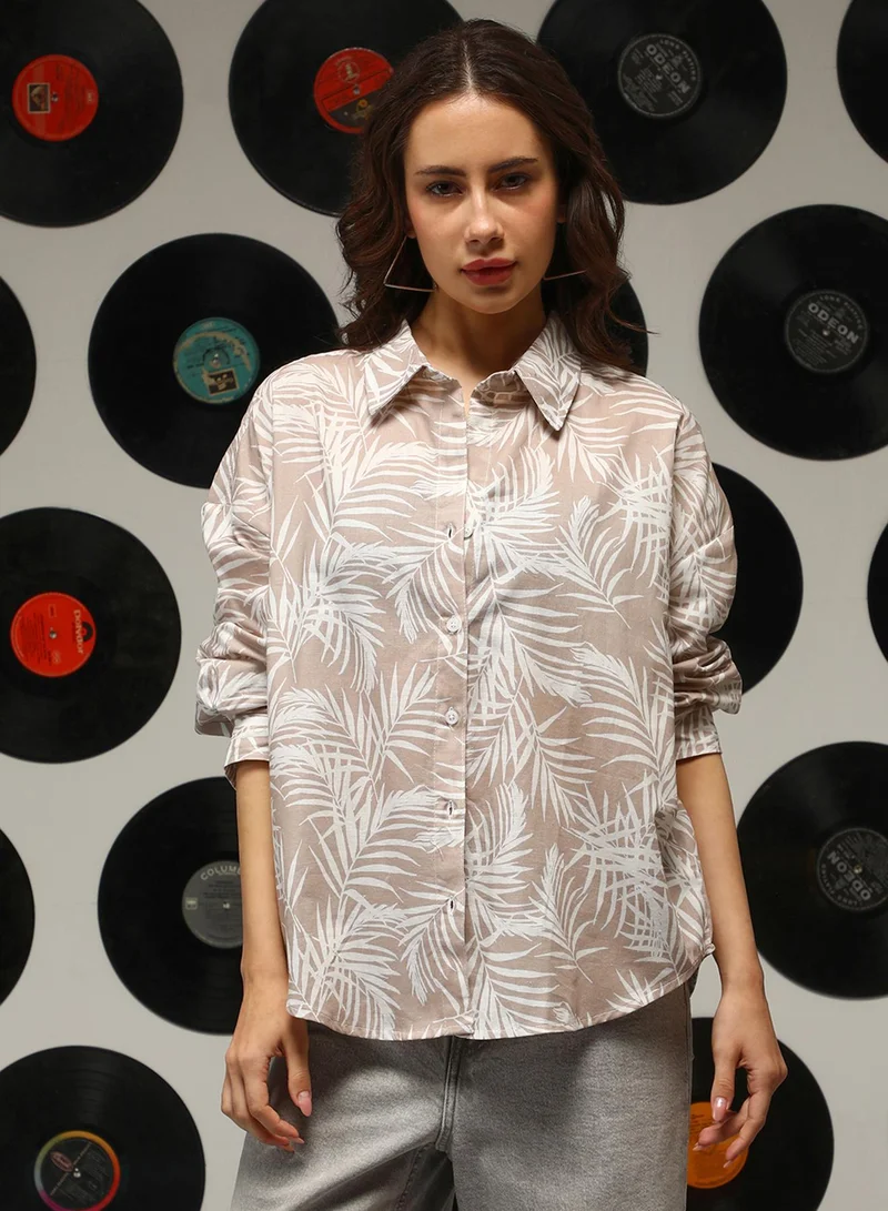 كامبوس سوترا قميص نسائي بيج فضفاض بأكمام طويلة وياقة عادية