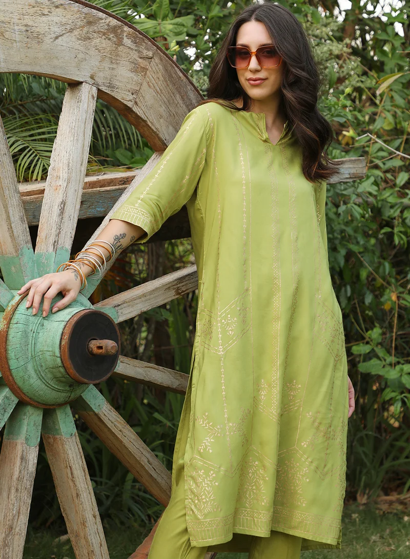 QISSA Women's Pear Green Metallic Flora Print Kurta With Pear Green Trousers Set