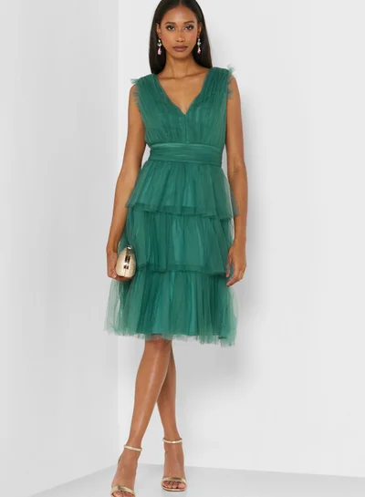 green emerald velvet dress Chi Chi London Women's Veronica Party Dress, Green (Green Gn), 6  Manufacturer Size UK : Amazon.co.uk: Fashion