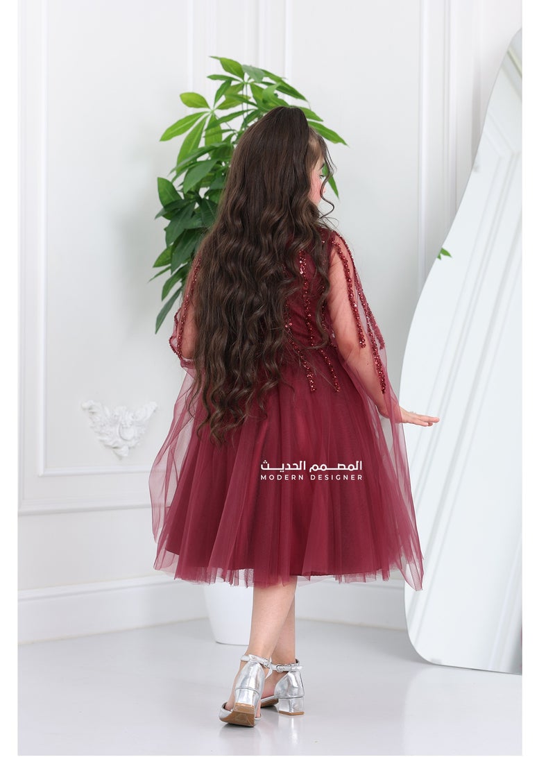 مودرن ديزاين فستان سهرة للأطفال فاخر مصنوع من خامة التل الفاخر، مع تطريز يدوي أنيق يضيف لمسة فخامة لا تقاوم - Image 2