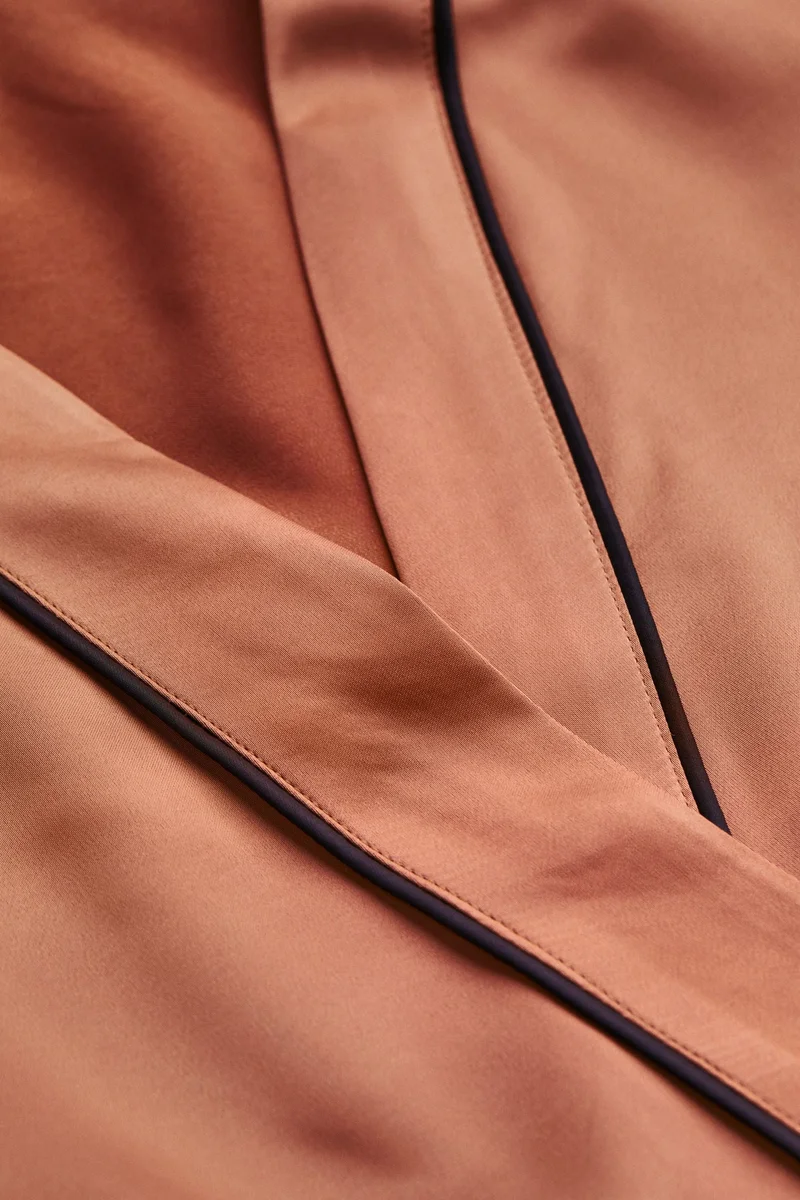 اتش اند ام روب من الساتان