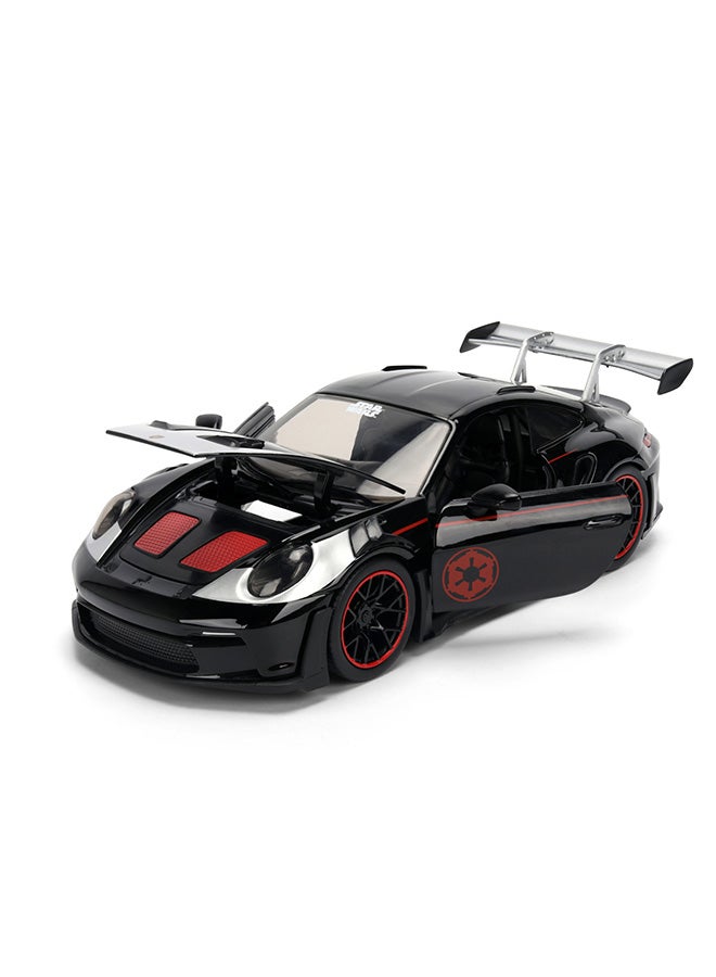 JADA سيارة جادا تويز ستار وورز دارث فيدر بورش 911 GT3 RS مصنوعة من المعدن 1:24 مع تمثال، أبواب وغطاء محرك يمكن فتحه، عجلات حرة، 19 سم - أسود - Image 3
