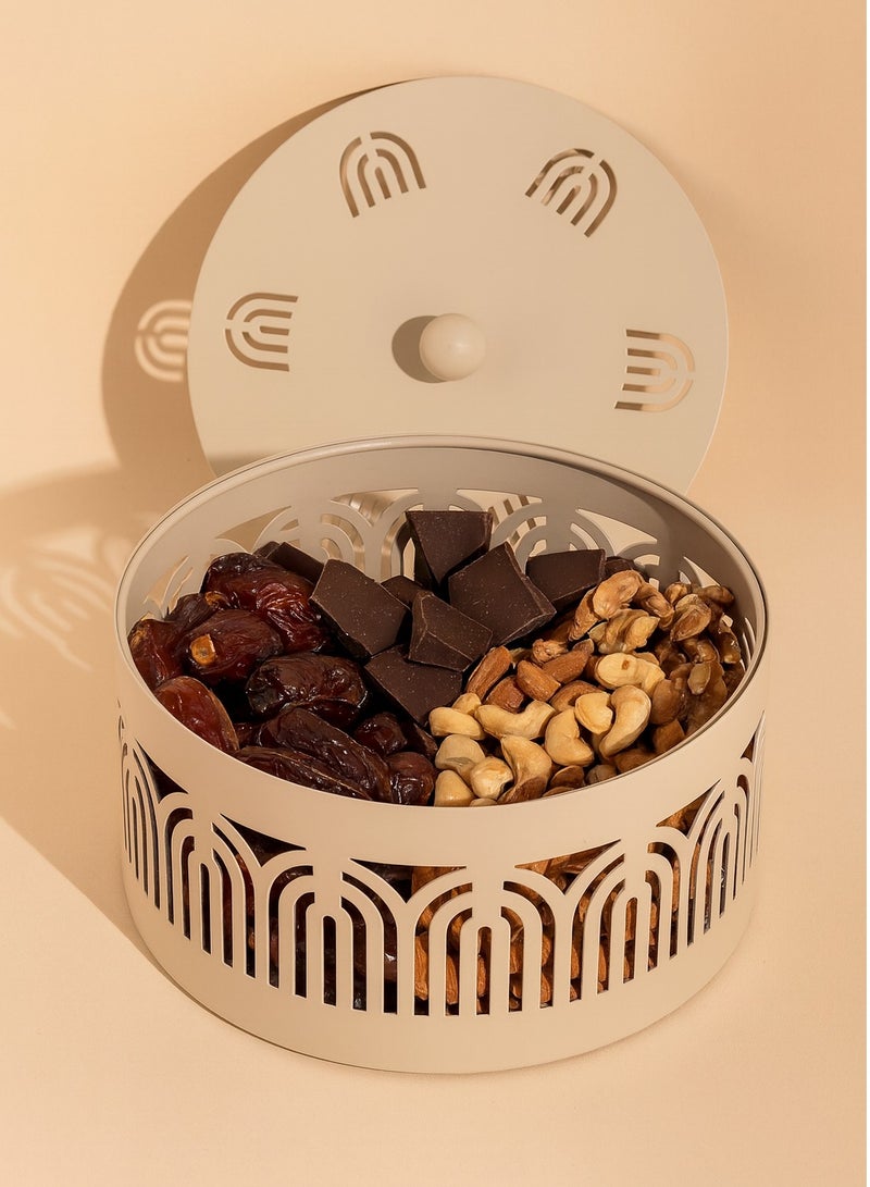 سلة تقديم معدنية بغطاء - للتمور والشوكولاتة والفواكه المجففة والوجبات الخفيفة - صغيرة (20 × 20 × 10 سم) - Image 1