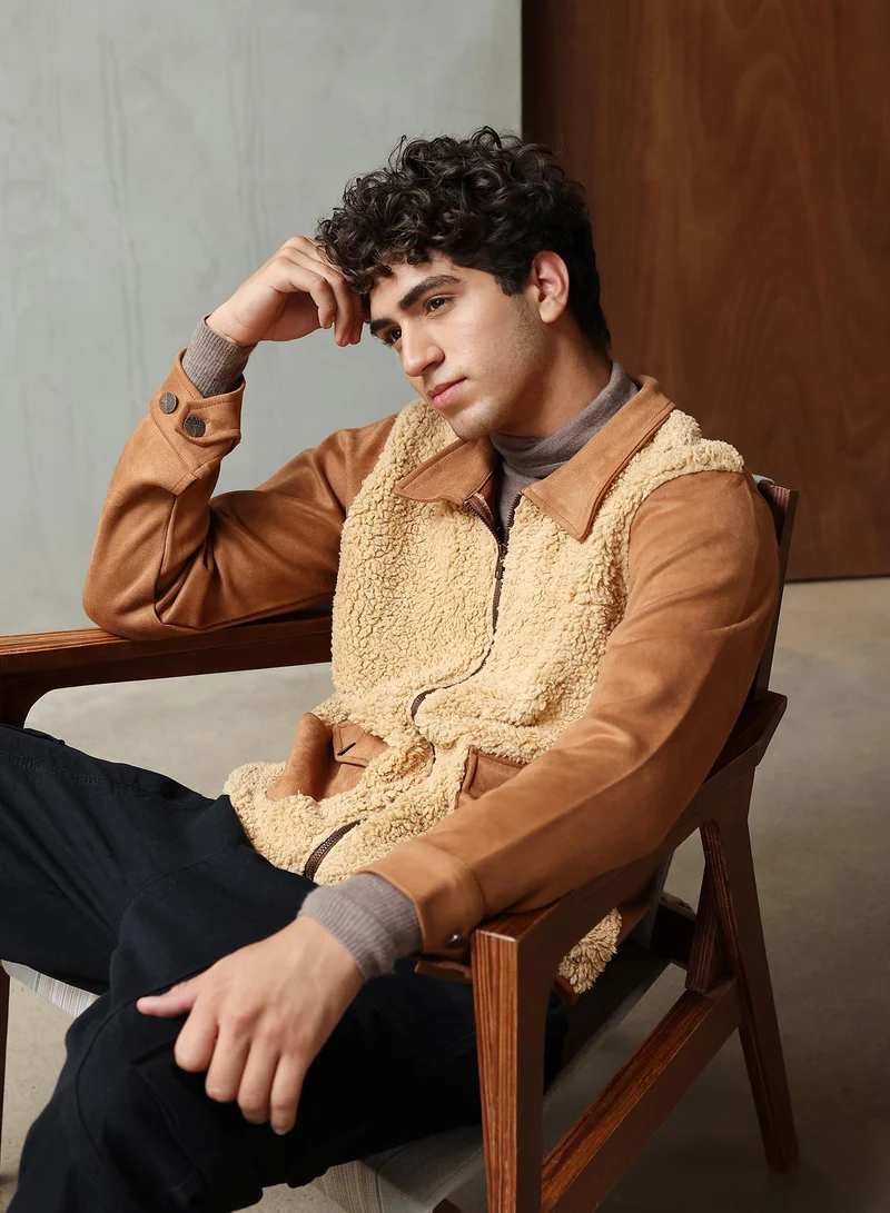 كامبوس سوترا Campus Sutra Men's Tan Brown Contrast Sherpa-Block Jacket | Spread Collar , Cuffed Sleeves , Zipper  Closure , Straight Hem | Colourblock Textured For Casual & Daily Wear