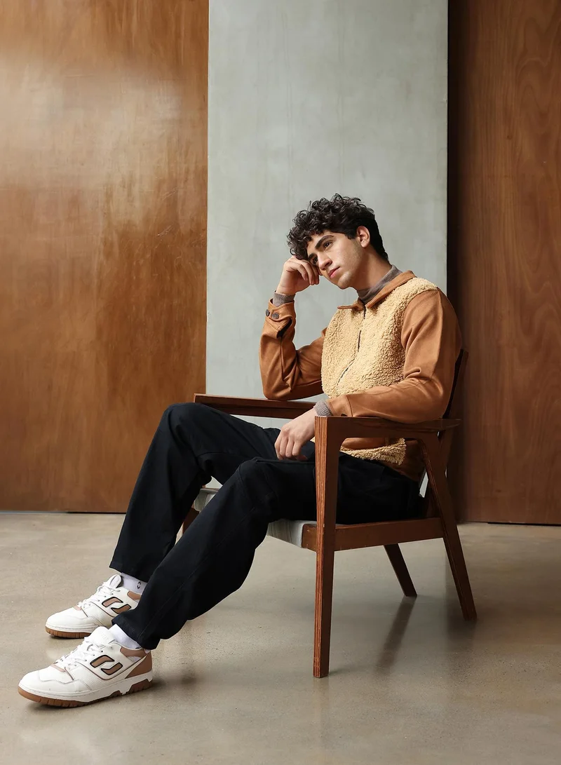 كامبوس سوترا Campus Sutra Men's Tan Brown Contrast Sherpa-Block Jacket | Spread Collar , Cuffed Sleeves , Zipper  Closure , Straight Hem | Colourblock Textured For Casual & Daily Wear