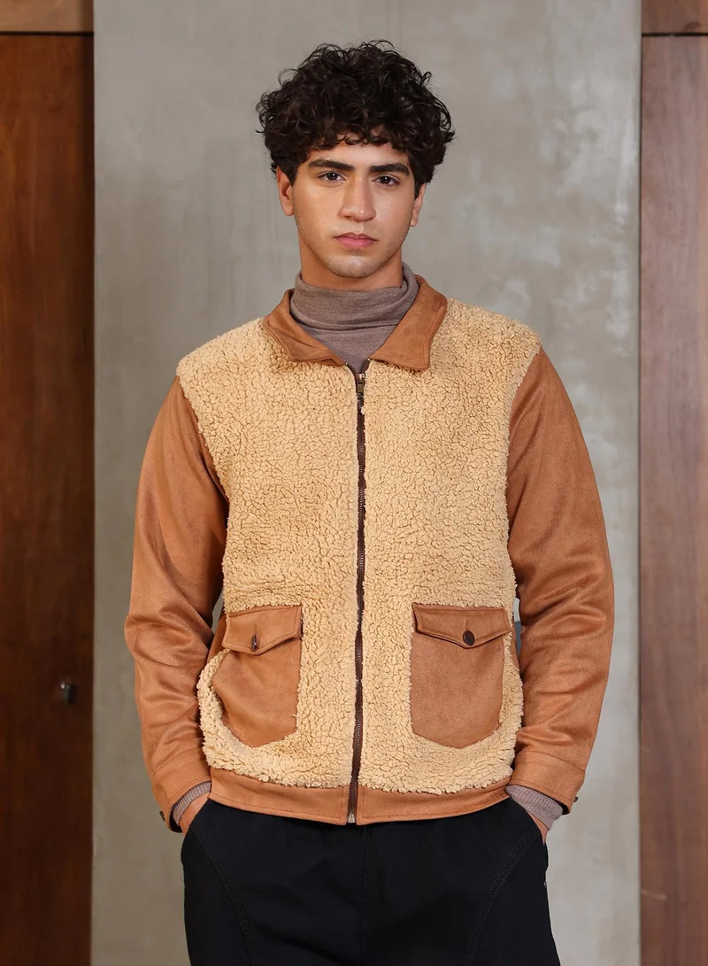 كامبوس سوترا Campus Sutra Men's Tan Brown Contrast Sherpa-Block Jacket | Spread Collar , Cuffed Sleeves , Zipper  Closure , Straight Hem | Colourblock Textured For Casual & Daily Wear