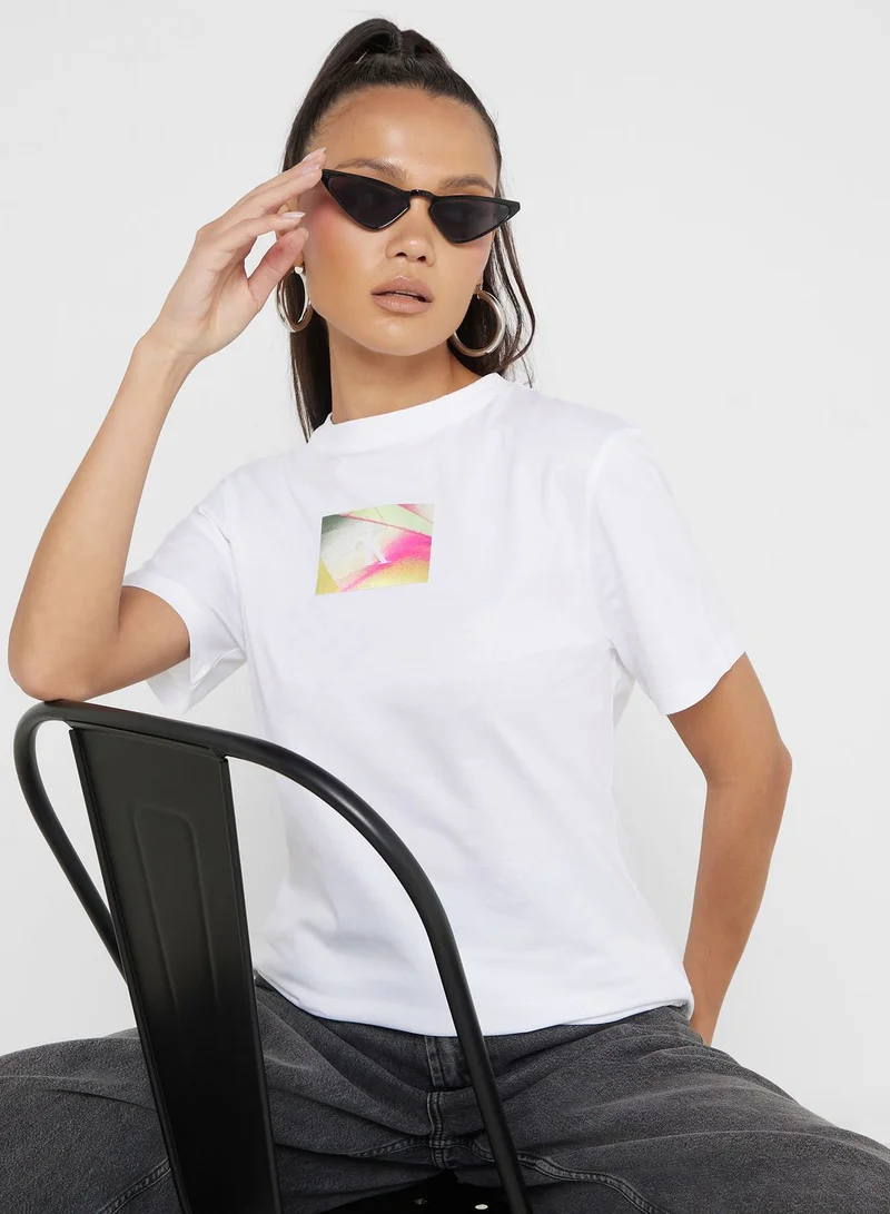 Calvin Klein Jeans Crew Neck Slim Fit Logo T-Shirt