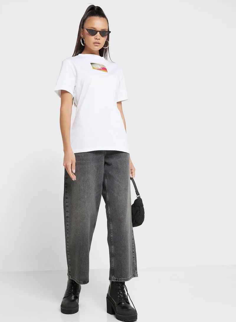 Calvin Klein Jeans Crew Neck Slim Fit Logo T-Shirt